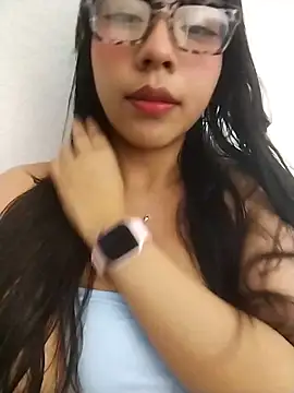 Snapshot of Umaru_uwu chatting on December 1, 8:52 am Umaru uwu online show from December 1, 8:52 am