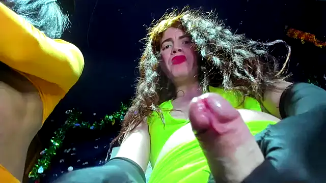 Snapshot of latintransbigcum chatting on February 7, 3:08 pm latintransbigcum online show from February 7, 3:08 pm