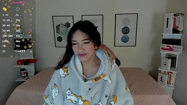 Snapshot of cristal__hot_1 chatting on December 16, 10:08 am cristal hot 1 online show from December 16, 10:08 am