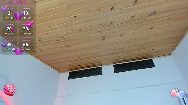 Snapshot of cristal__hot_1 chatting on February 11, 4:01 am cristal hot 1 online show from February 11, 4:01 am