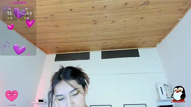 Snapshot of cristal__hot_1 chatting on February 23, 4:07 am cristal hot 1 online show from February 23, 4:07 am