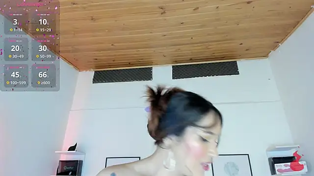 Snapshot of cristal__hot_1 chatting on March 8, 10:11 am cristal hot 1 online show from March 8, 10:11 am