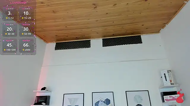 Snapshot of cristal__hot_1 chatting on March 17, 7:13 am cristal hot 1 online show from March 17, 7:13 am