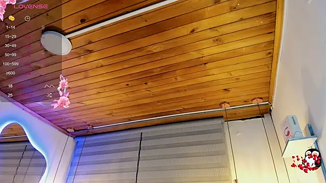 Snapshot of cristal__hot_1 chatting on September 12, 5:07 am cristal hot 1 online show from September 12, 5:07 am