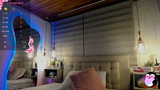 Snapshot of cristal__hot_1 chatting on October 3, 5:15 am cristal hot 1 online show from October 3, 5:15 am