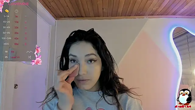 Snapshot of cristal__hot_1 chatting on October 12, 5:39 am cristal hot 1 online show from October 12, 5:39 am