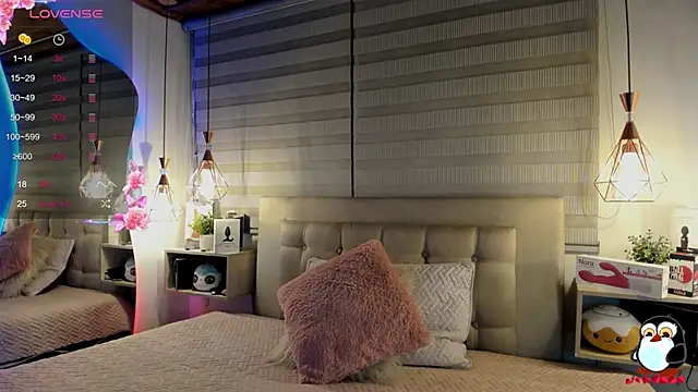 Snapshot of cristal__hot_1 chatting on November 11, 5:07 am cristal hot 1 online show from November 11, 5:07 am