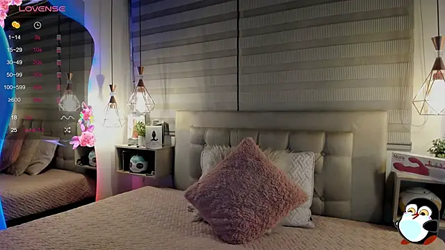 Snapshot of cristal__hot_1 chatting on November 19, 5:07 am cristal hot 1 online show from November 19, 5:07 am