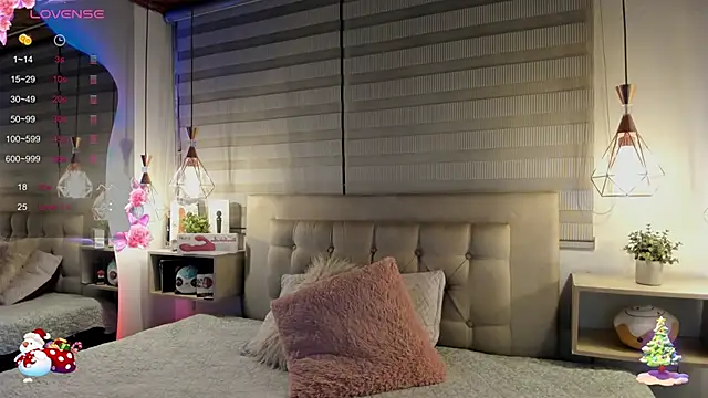 Snapshot of cristal__hot_1 chatting on November 23, 5:07 am cristal hot 1 online show from November 23, 5:07 am