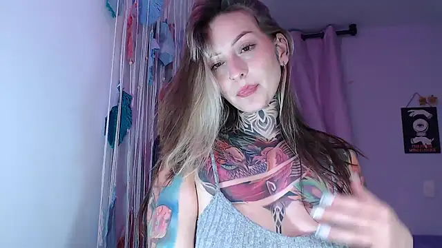 Snapshot of agatha_ink3 chatting on December 22, 5:12 am agatha ink3 online show from December 22, 5:12 am