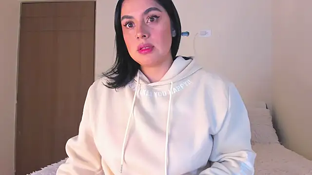 Snapshot of rosalie_lust chatting on January 28, 3:15 am rosalie lust online show from January 28, 3:15 am