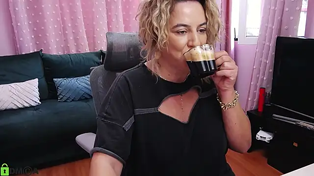 Snapshot of CarrieLoveX chatting on September 22, 5:20 am CarrieLoveX online show from September 22, 5:20 am