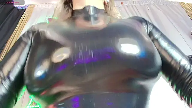 LatexDevil Blondie online show from February 27, 2:32 pm