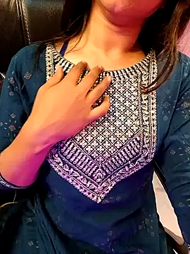 Snapshot of Aditi_1 chatting on January 12, 4:21 am Aditi 1 online show from January 12, 4:21 am