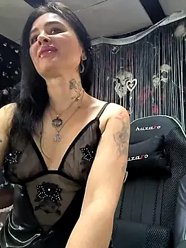 Snapshot of KikiXRed chatting on February 4, 10:43 am KikiXRed online show from February 4, 10:43 am