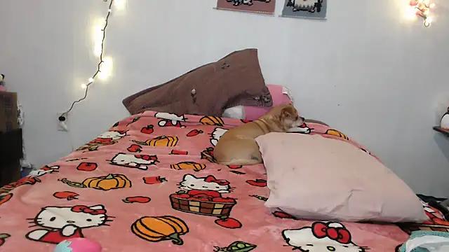 Cupcakecutie449 online show from October 29, 7:21 am