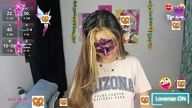 Snapshot of Alice_bloom_ chatting on October 11, 4:33 am Alice bloom online show from October 11, 4:33 am