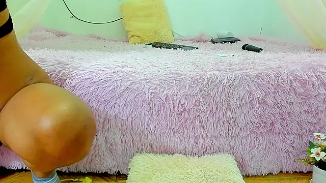 Snapshot of iisabella_gonzalez chatting on January 6, 7:52 am iisabella gonzalez online show from January 6, 7:52 am