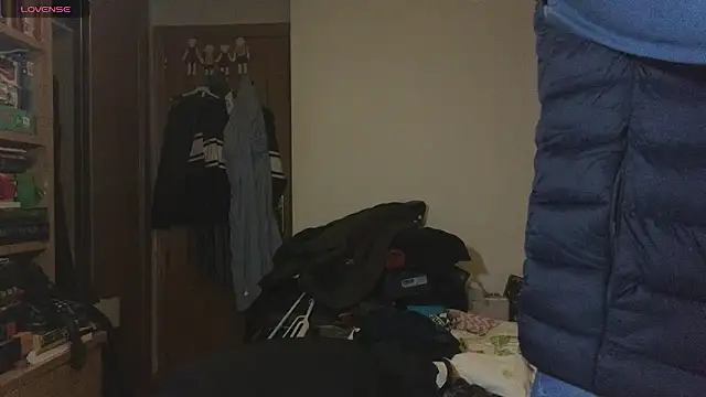 curiosillo83 online show from February 21, 12:49 am