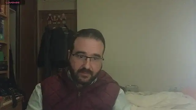 curiosillo83 online show from March 5, 9:15 pm