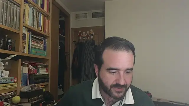 curiosillo83 online show from December 20, 7:04 am