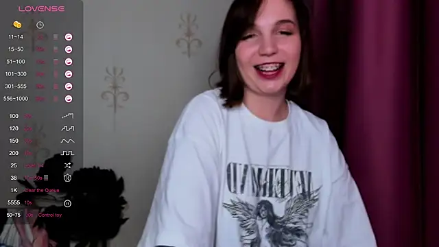 KindHazelHere  online show from February 14, 9:32 pm