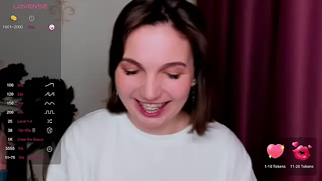 KindHazelHere  online show from February 25, 9:35 pm