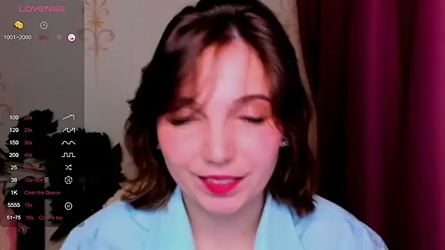 KindHazelHere  online show from March 17, 8:19 pm