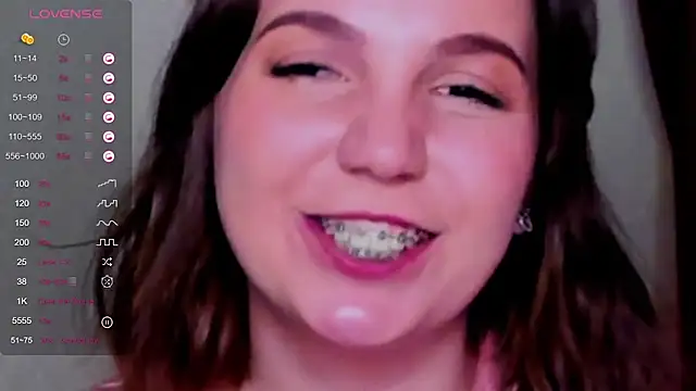 KindHazelHere  online show from March 22, 11:20 pm