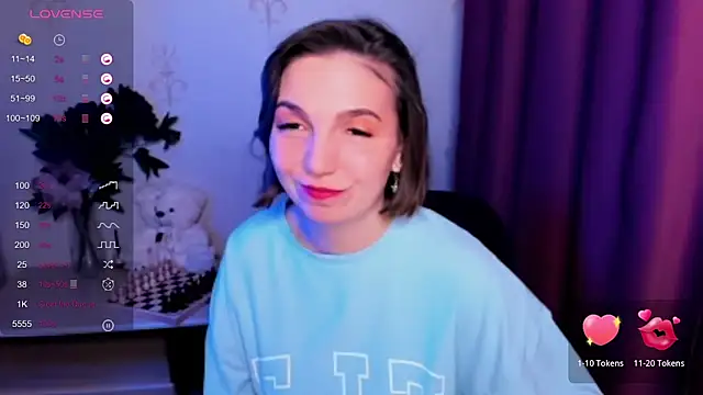 KindHazelHere  online show from November 4, 9:03 pm