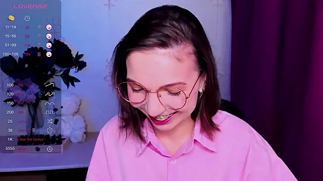 KindHazelHere  online show from March 8, 8:23 pm