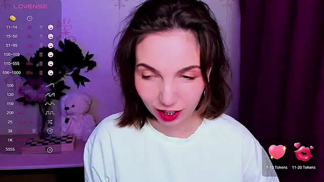 KindHazelHere  online show from April 7, 10:20 pm