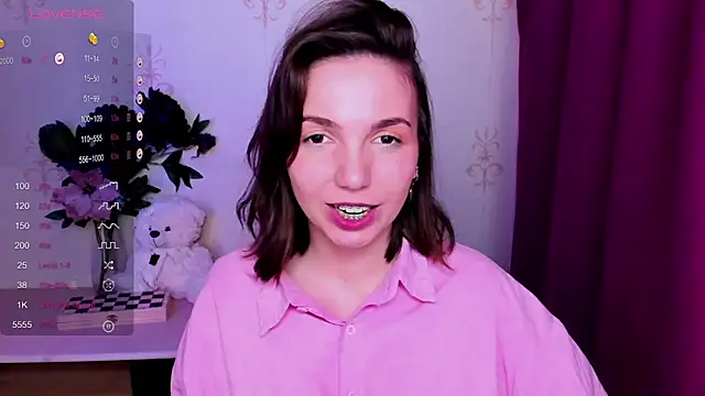 KindHazelHere  online show from April 11, 6:18 am