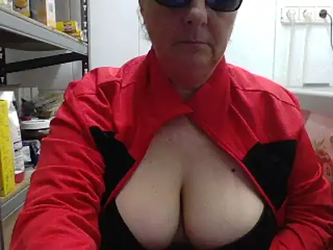 Snapshot of eroticjessitop chatting on February 25, 9:02 pm eroticjessitop online show from February 25, 9:02 pm