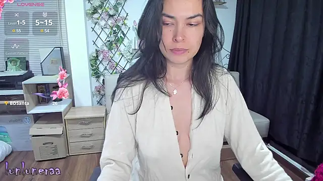 Snapshot of Lunlunera chatting on February 25, 6:14 am Lunlunera online show from February 25, 6:14 am