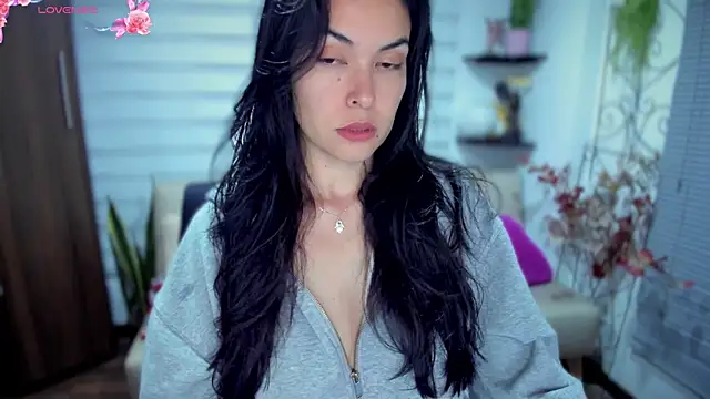 Snapshot of Lunlunera chatting on October 25, 5:04 am Lunlunera online show from October 25, 5:04 am