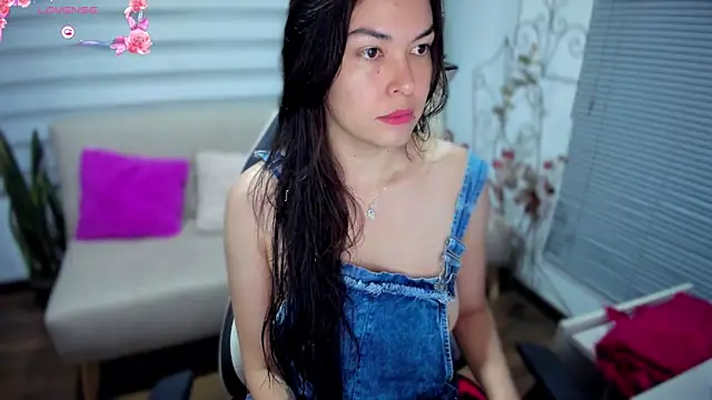 Lunlunera online show from March 24, 1:10 am