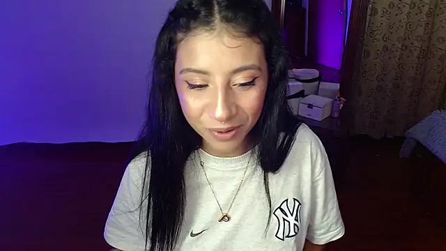 Snapshot of _holy_1 chatting on November 23, 2:44 am holy 1 online show from November 23, 2:44 am