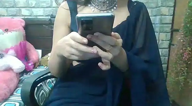 Snapshot of Sexy_iknoor chatting on February 8, 4:57 am Sexy iknoor online show from February 8, 4:57 am