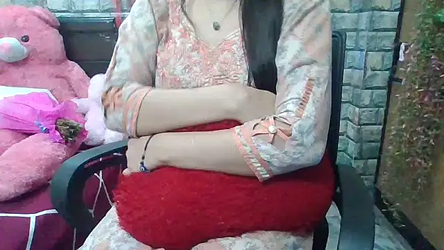 Snapshot of Sexy_iknoor chatting on February 16, 8:10 am Sexy iknoor online show from February 16, 8:10 am