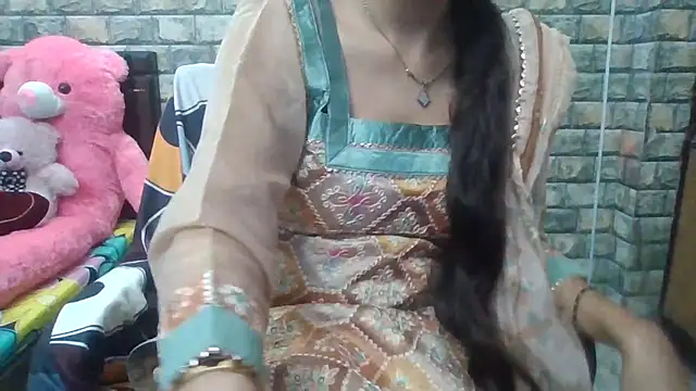 Snapshot of Sexy_iknoor chatting on October 21, 4:57 am Sexy iknoor online show from October 21, 4:57 am