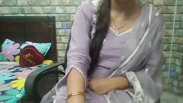 Snapshot of Sexy_iknoor chatting on November 5, 4:34 am Sexy iknoor online show from November 5, 4:34 am