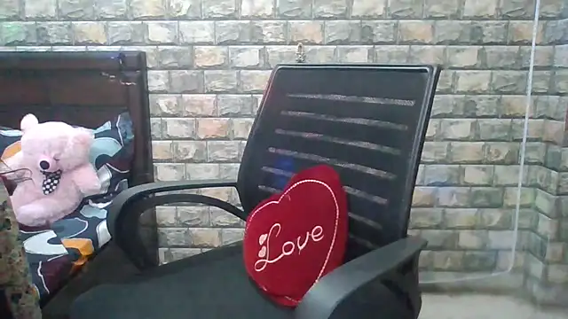 Snapshot of Sexy_iknoor chatting on November 16, 4:40 am Sexy iknoor online show from November 16, 4:40 am