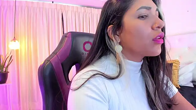 Snapshot of BonnieBad01 chatting on February 11, 8:10 pm BonnieBad01 online show from February 11, 8:10 pm