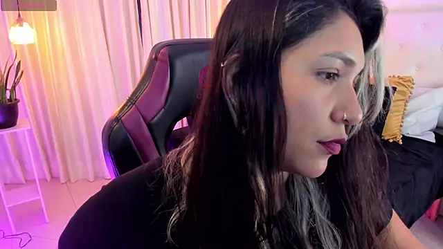 Snapshot of BonnieBad01 chatting on February 12, 6:09 pm BonnieBad01 online show from February 12, 6:09 pm