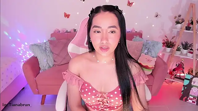 Zara uwu  online show from September 20, 11:00 am