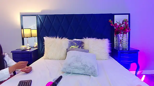 Margaret Saunders online show from January 20, 10:37 pm