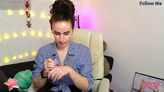 xx adrihanna xx online show from January 30, 4:24 pm