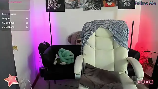 xx adrihanna xx online show from February 28, 4:42 pm