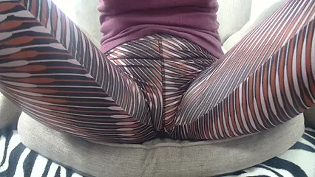 Snapshot of Web_Lady chatting on November 17, 7:25 am Web Lady online show from November 17, 7:25 am